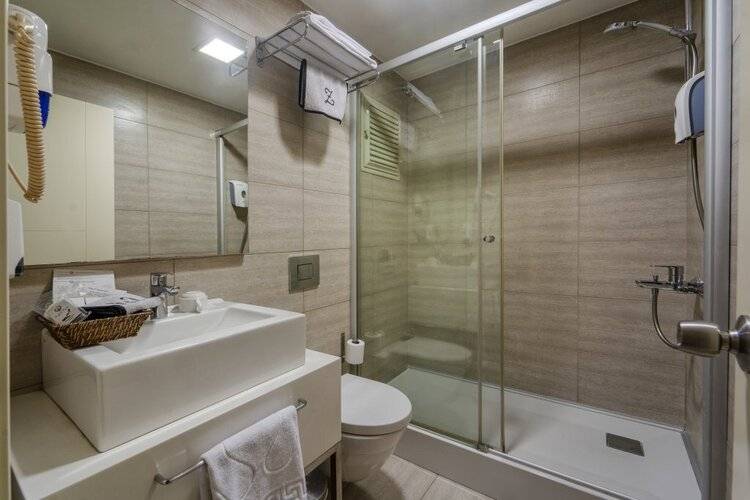 The New Hotel Zeybek