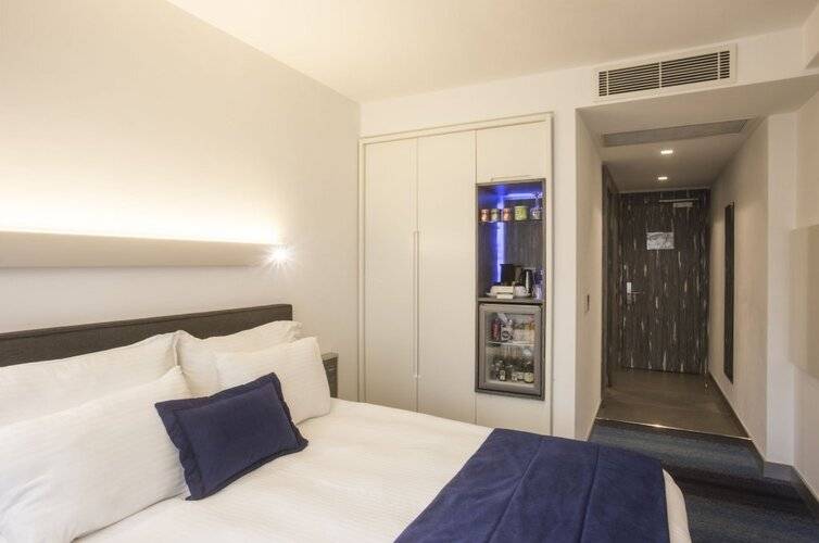 Zeniva Hotel