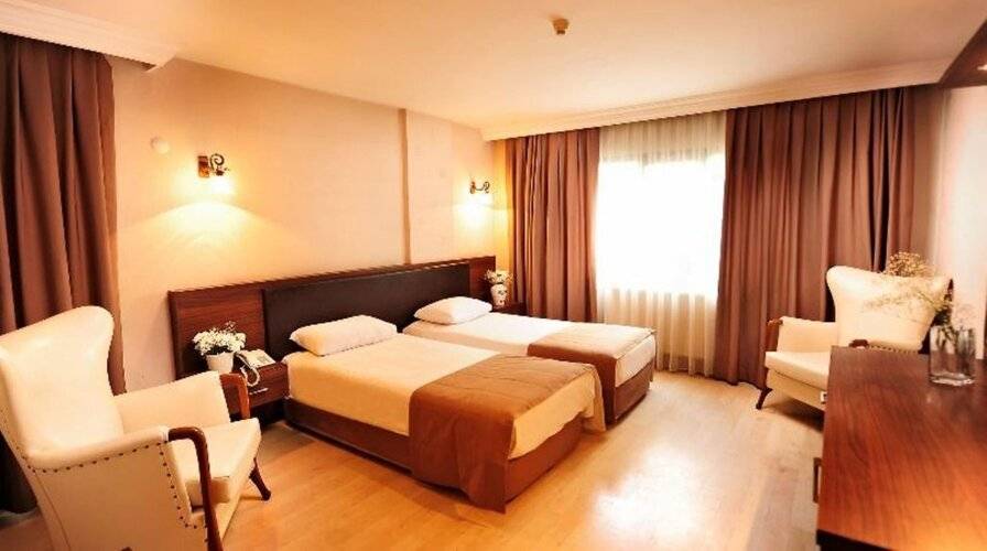 Üstün Otel Alsancak