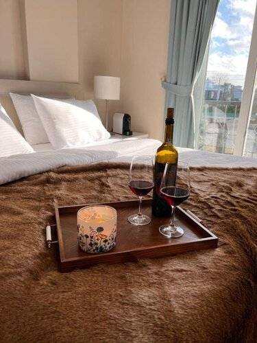 B.Equine Range Hotel