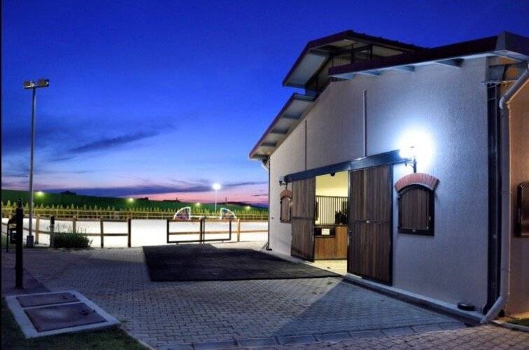 B.Equine Range Hotel
