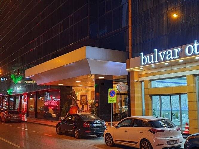 Bulvar Hotel