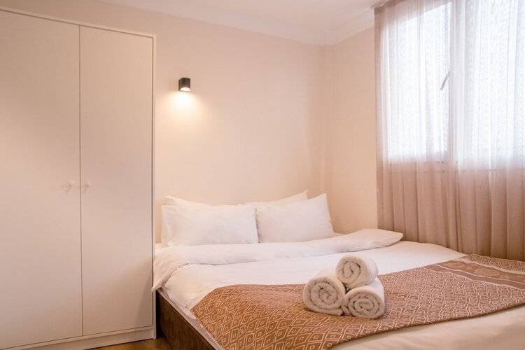 Fi Homes (Adults Only 18+)