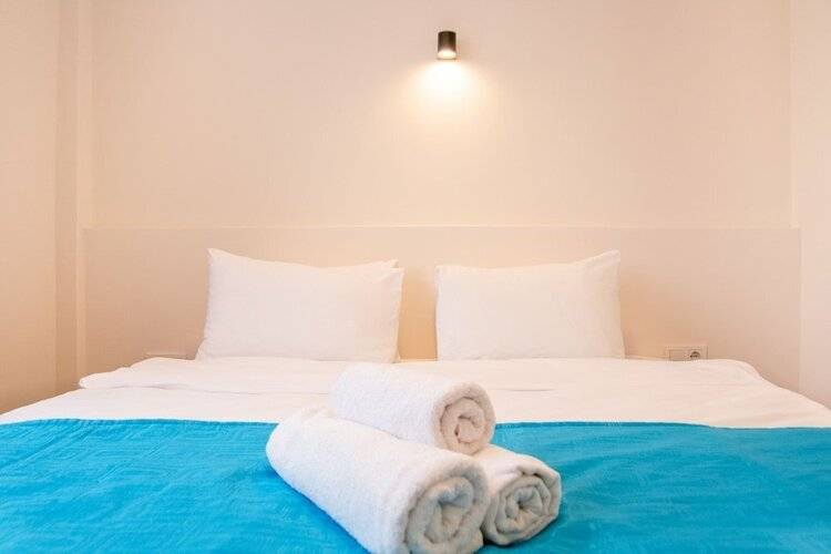 Fi Homes (Adults Only 18+)