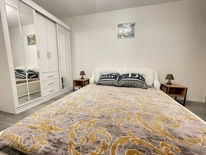 Апартаменты Madammeduanik