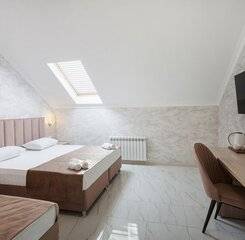 $item['hotel']['name']