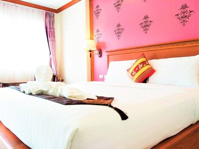 Phaithong Sotel Resort