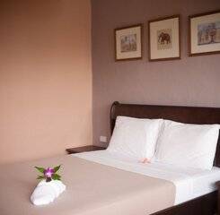 $item['hotel']['name']