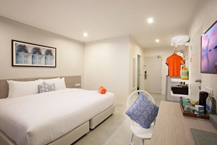 Recenta Suite Phuket Suanluang