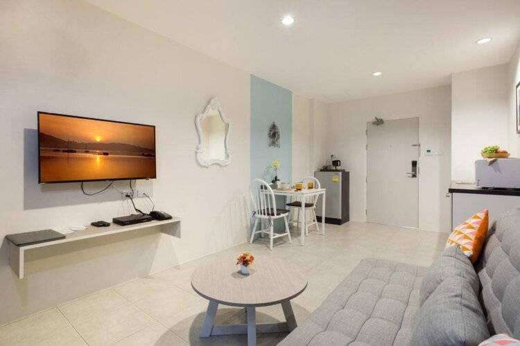 Recenta Suite Phuket Suanluang