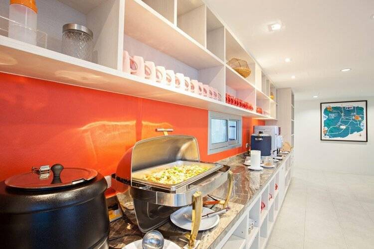 Recenta Suite Phuket Suanluang