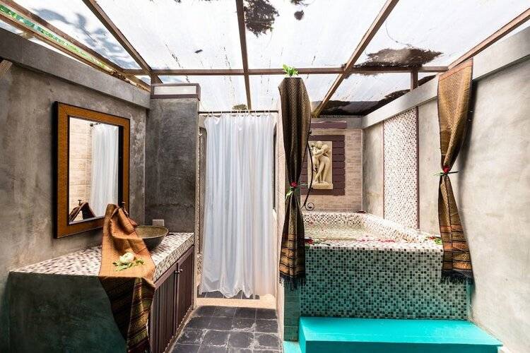 The Lantern Hostel And Spa