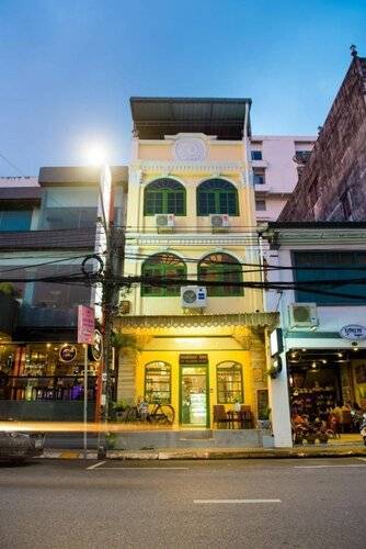 The Neighbors Hostel (Adults Only 18+)
