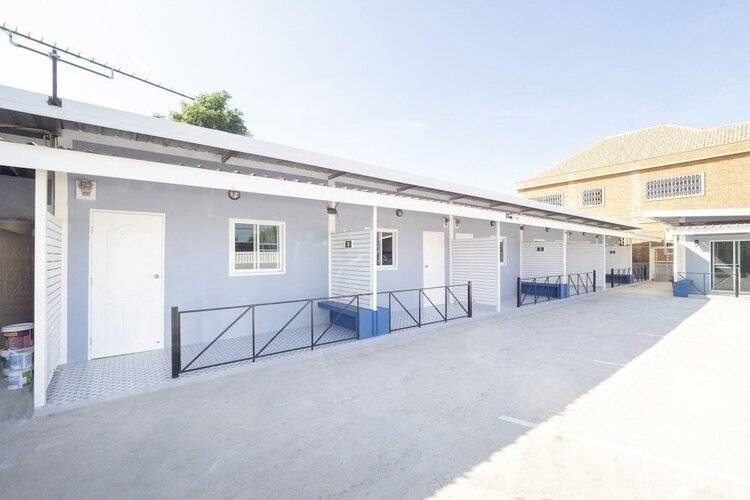 Oyo 75383 Danthip Place