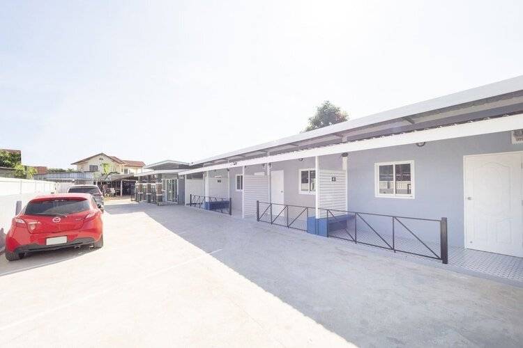 Oyo 75383 Danthip Place