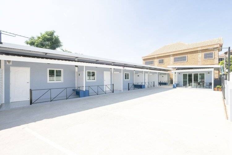 Oyo 75383 Danthip Place