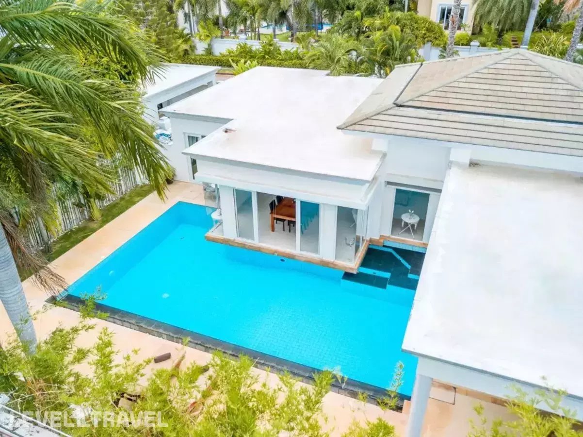 Luxury Pool Villa 52