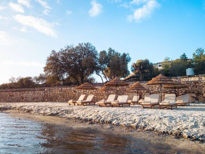 Anda Barut Collection