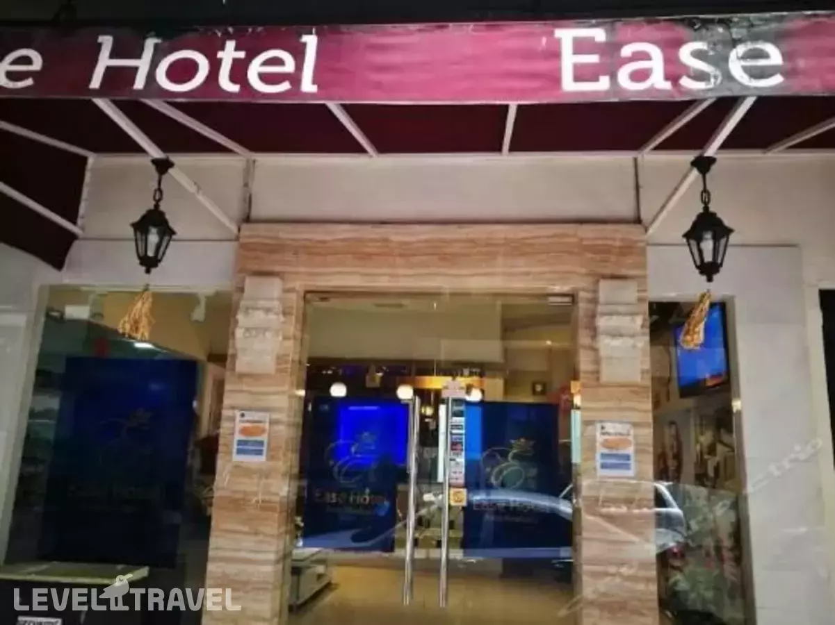 Ease Hotel