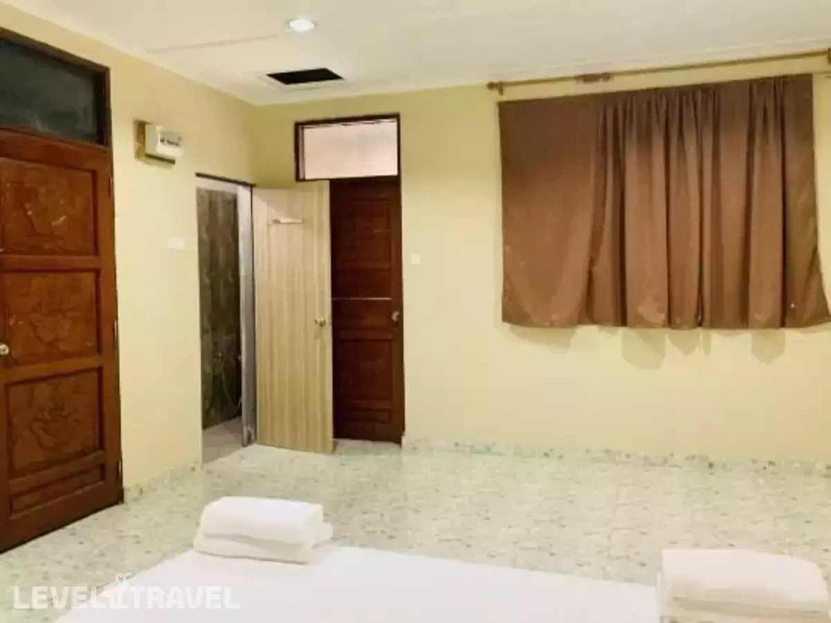 Oyo 89932 Dd Homestay