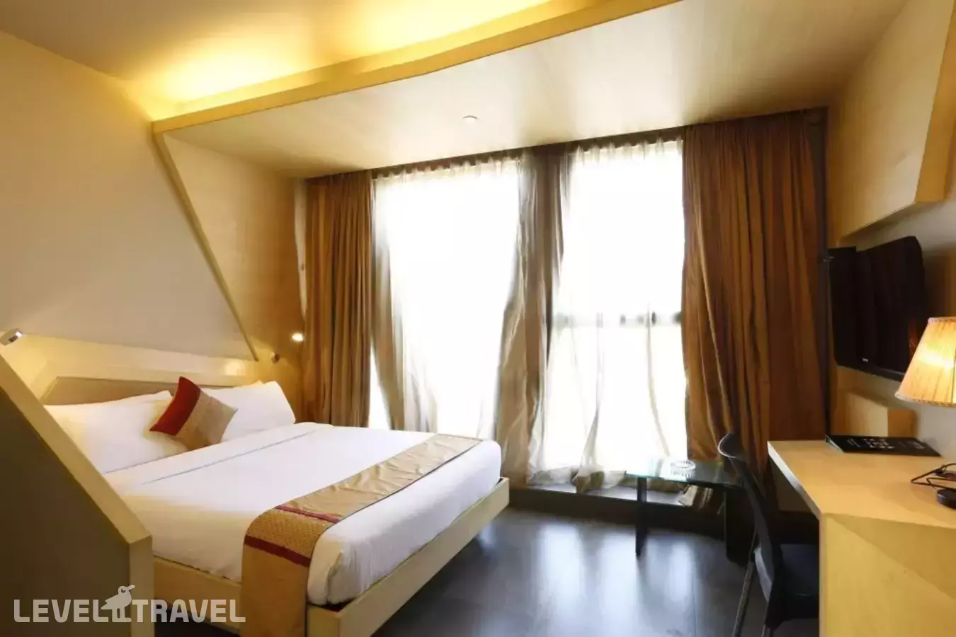 Dragonfly Hotel - The Art Hotel