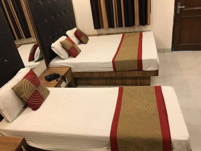 Adb Rooms Hotel Crystal Deluxe