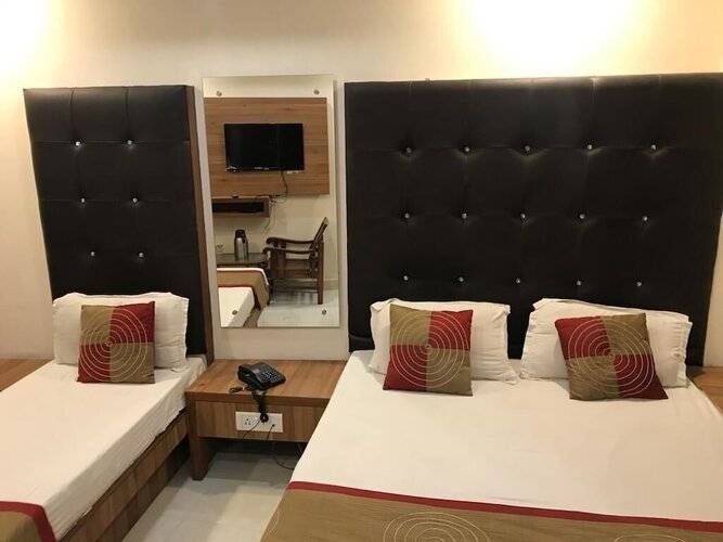 Adb Rooms Hotel Crystal Deluxe