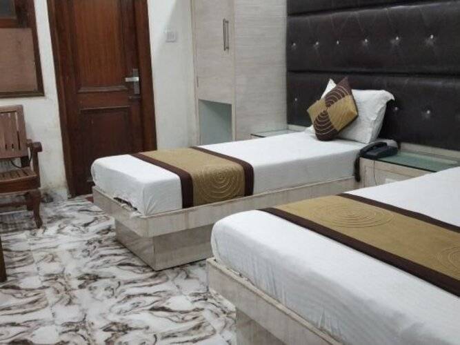 Adb Rooms Hotel Crystal Deluxe