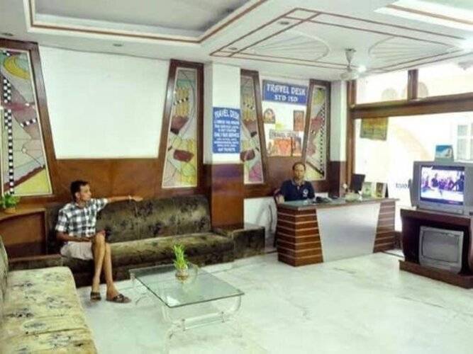 Adb Rooms Hotel Crystal Deluxe