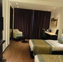 $item['hotel']['name']