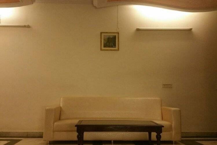 Treebo Trend Paras International