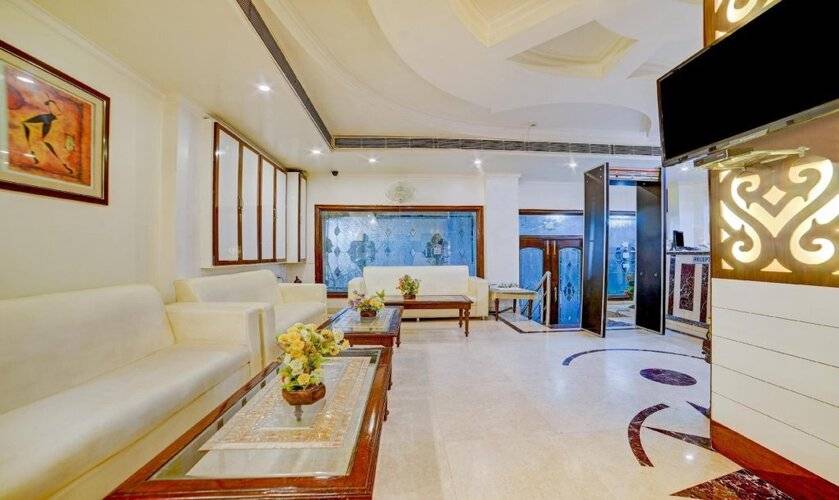 Treebo Trend Paras International