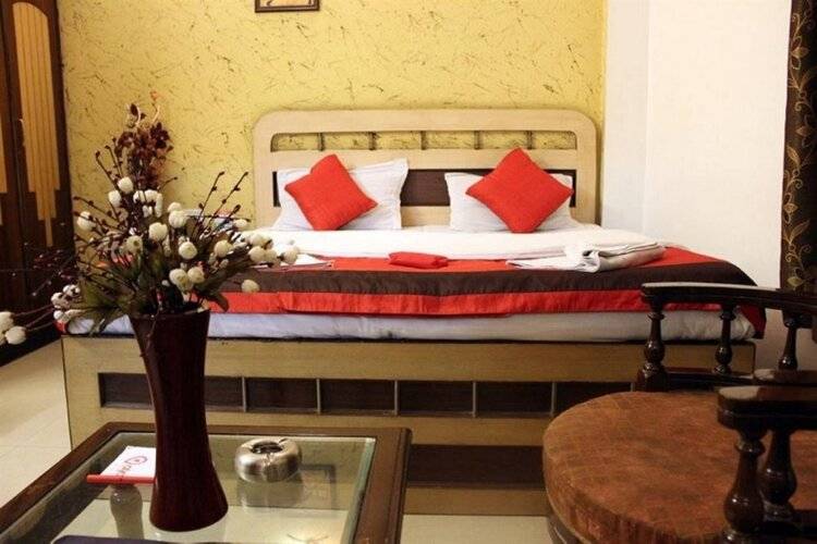 Treebo Trend Paras International