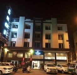 $item['hotel']['name']