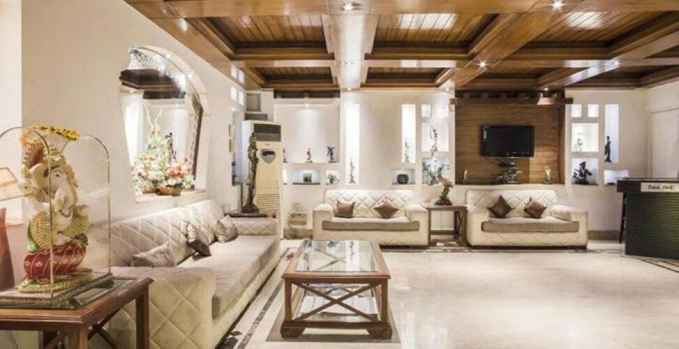 Hotel Emperor Palms At Karol Bagh