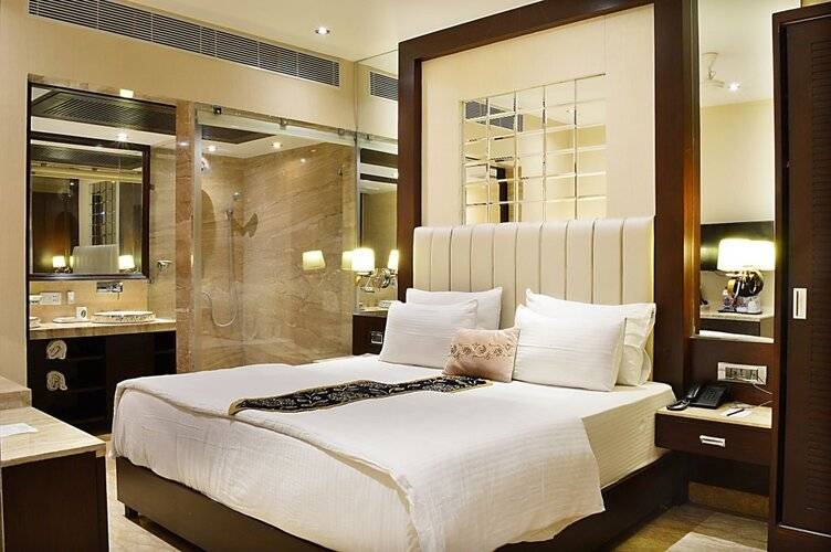 Hotel Emperor Palms At Karol Bagh