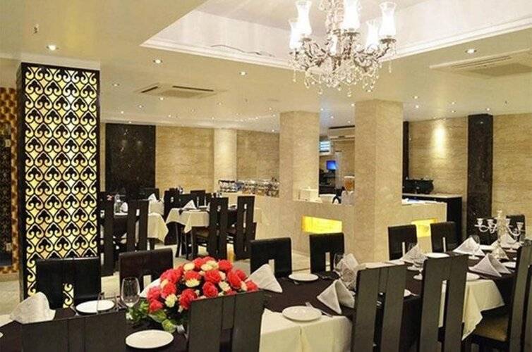 Hotel Emperor Palms At Karol Bagh