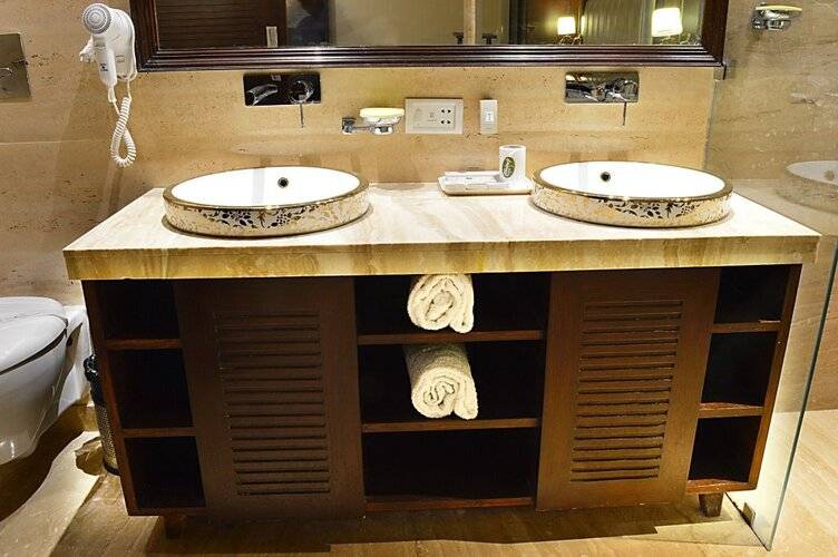 Hotel Emperor Palms At Karol Bagh