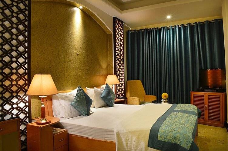 Hotel Emperor Palms At Karol Bagh