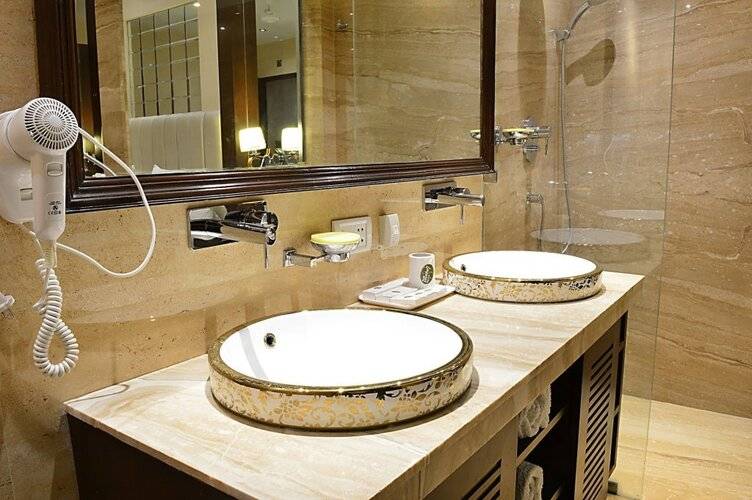 Hotel Emperor Palms At Karol Bagh