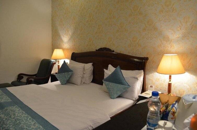 Hotel Emperor Palms At Karol Bagh