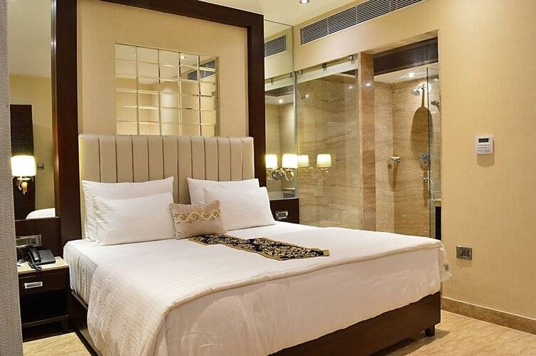 Hotel Emperor Palms At Karol Bagh