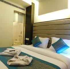 $item['hotel']['name']