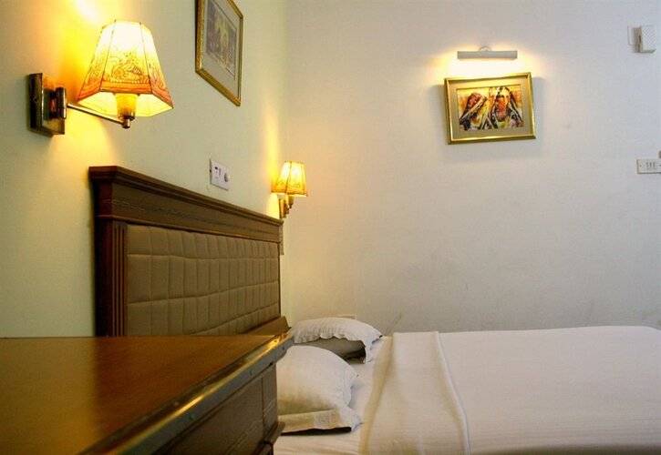 Hotel Pooja Palace