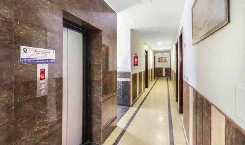 Airport Hotel J P Palace