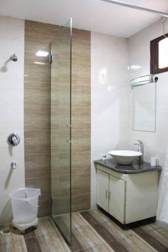 Airport Hotel J P Palace
