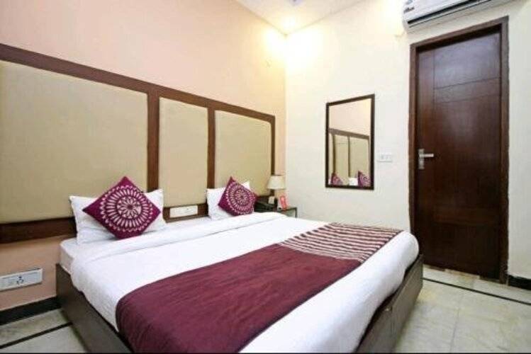 Airport Hotel J P Palace
