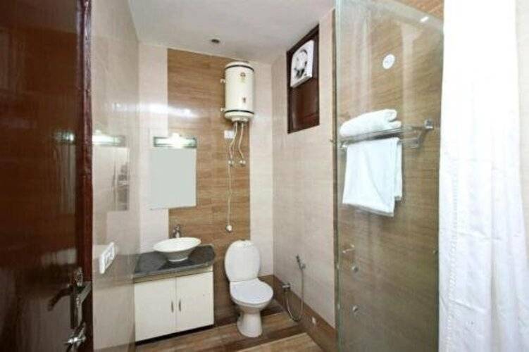 Airport Hotel J P Palace