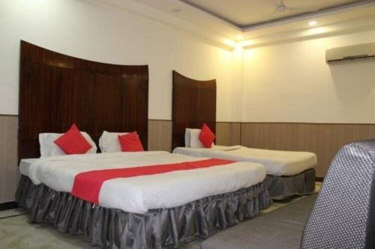 Airport Hotel J P Palace