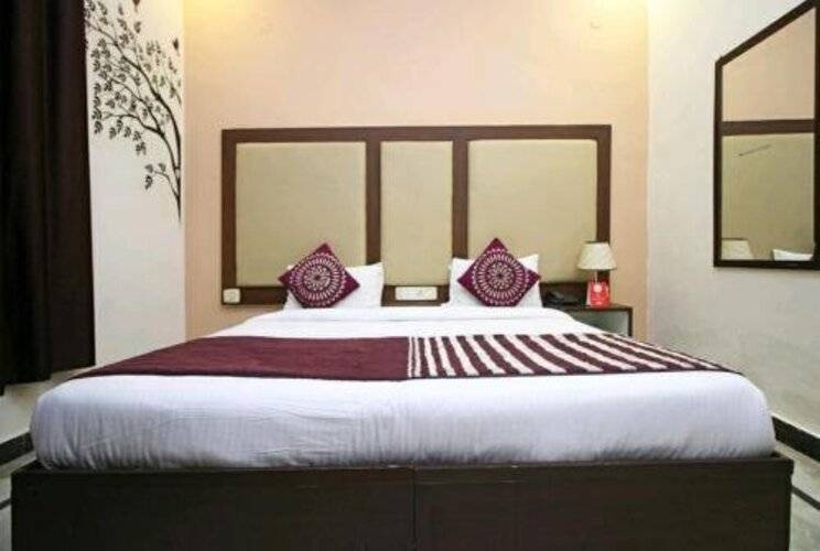 Airport Hotel J P Palace